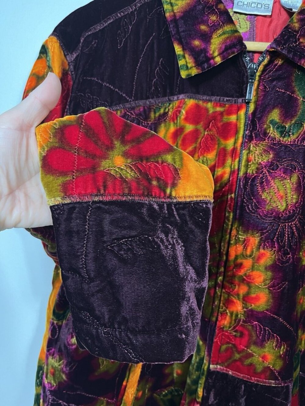 Chicos Top Women Size 2 Red Burgundy Silk Velvet Shirt Jacket Full Zip Art 90s - Picture 5 of 9